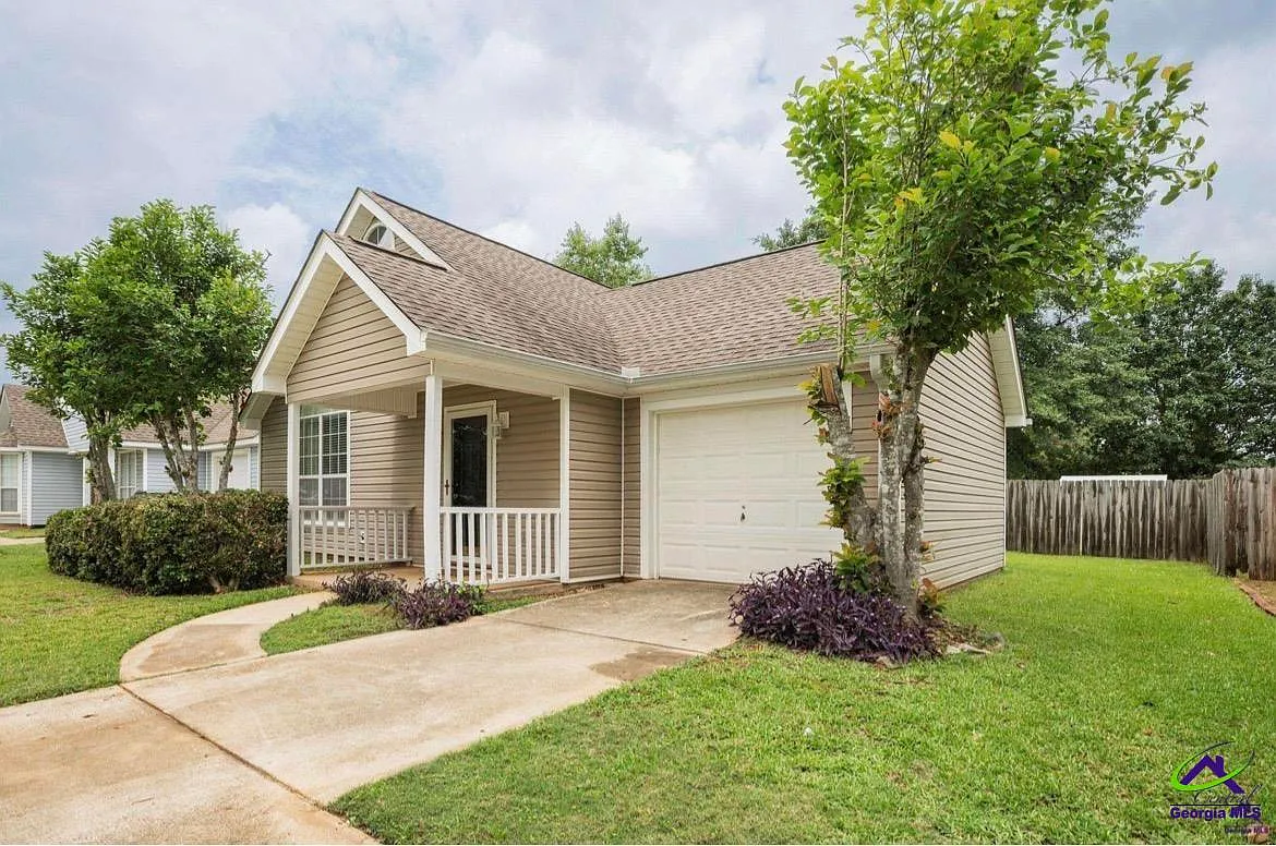 3 bed, 2.0 bath, 1224 sqft, $1,775 — Photo 2