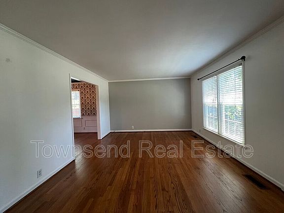 2nd image of 2814 Mirror Lake Dr