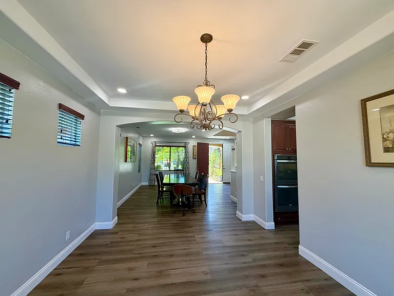 37121 Edgemont Dr — Photo 10