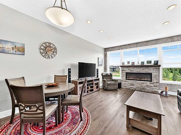 5th image of 9 N Saint Andrews Close