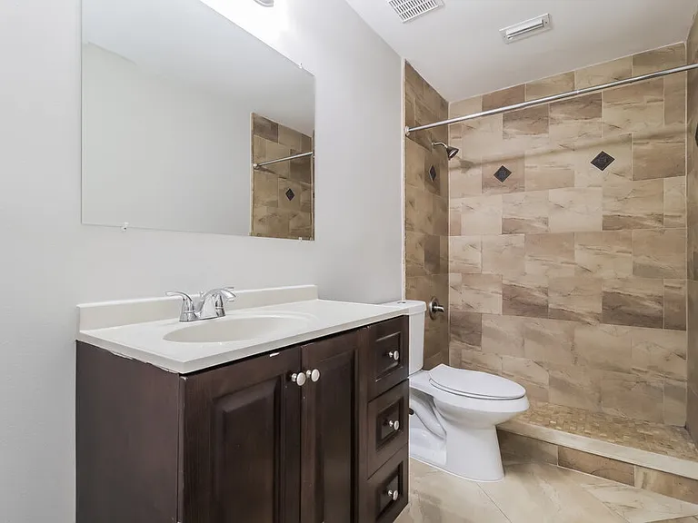 4262 Sandhurst Dr — Photo 15