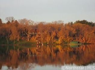 1515 Green Trees Rd, Wayzata, MN 55391