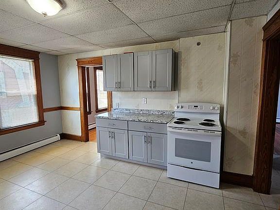 4th image of 75 Vernon St