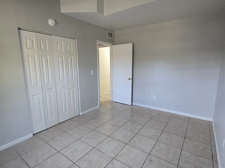 6334 Talbot Cir — Photo 14