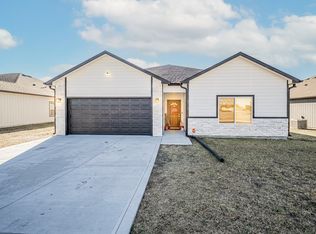 2619 Harrier Dr, Junction City, KS 66441