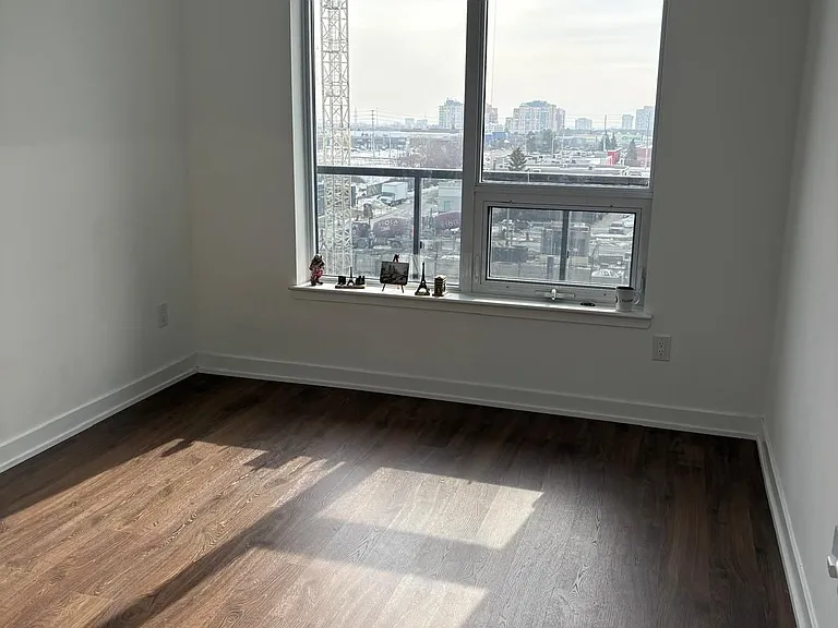 5105 Hurontario St #437 — Photo 4