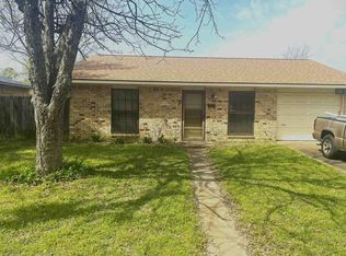 207 Gray St, Henderson, TX 75652