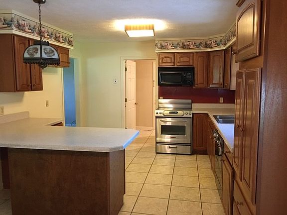 4th image of 1210 Walnut Dr