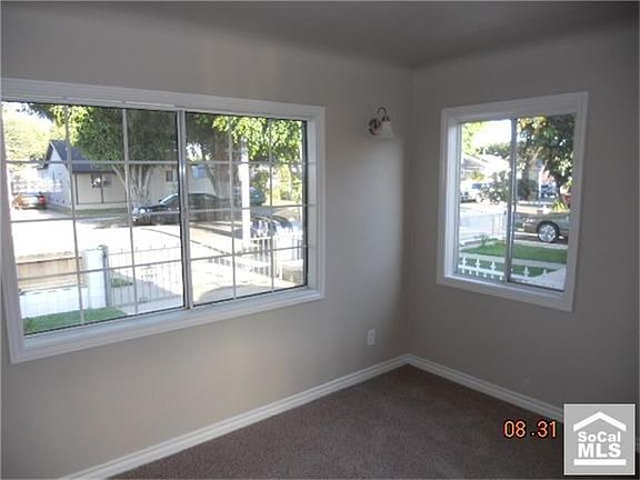 4th image of 2539 Hayes Ave
