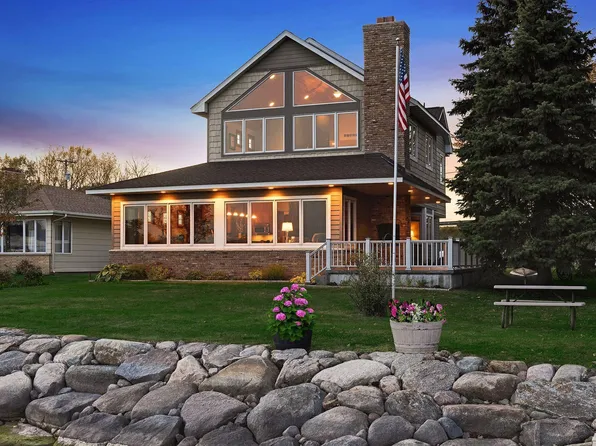 3669 Northshore Dr, Wayzata, MN 55391