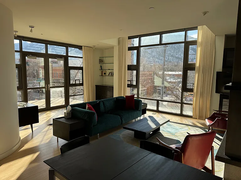 Main living area with view to the mountains