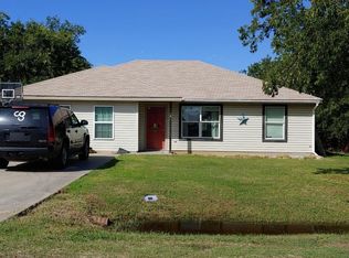 104 E 7th St, Tolar, TX 76476