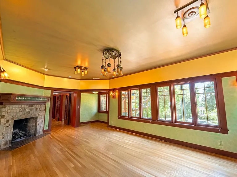 89 E Alegria Ave — Photo 7