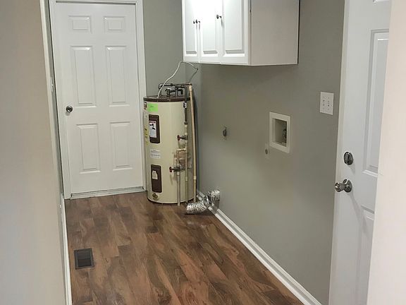 3rd image of 143 Colin Powell Ct