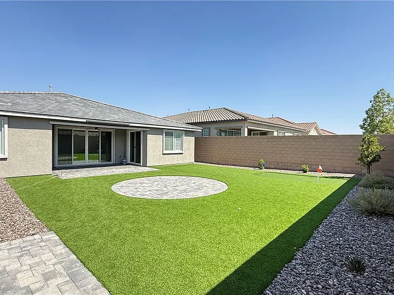 7491 Bonnie Piper St — Photo 24