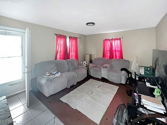 5th image of 1541 E 196th St