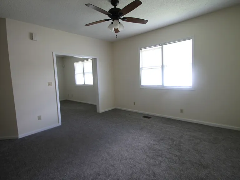 556 Flint St — Photo 16
