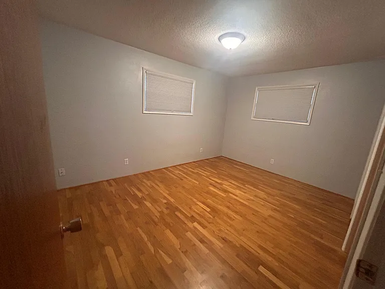 549 Eastwood Dr — Photo 6