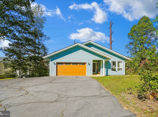 5850 Anthony Dr, Woodbridge, VA 22193