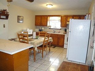 3rd image of 310 Clarissa Ct