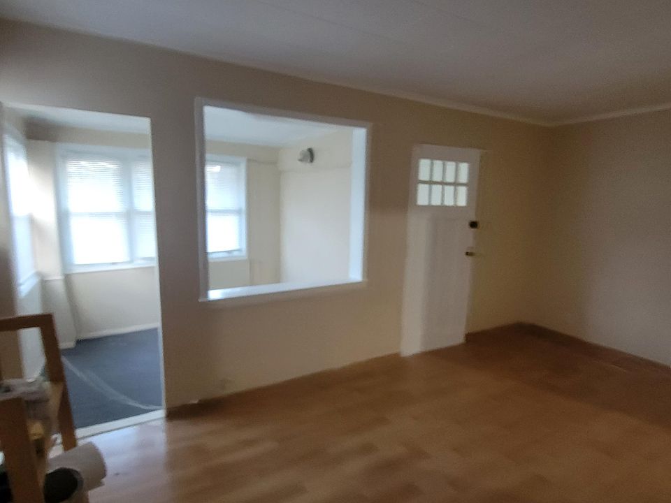 1st image of 252 Central Ave Floor 1