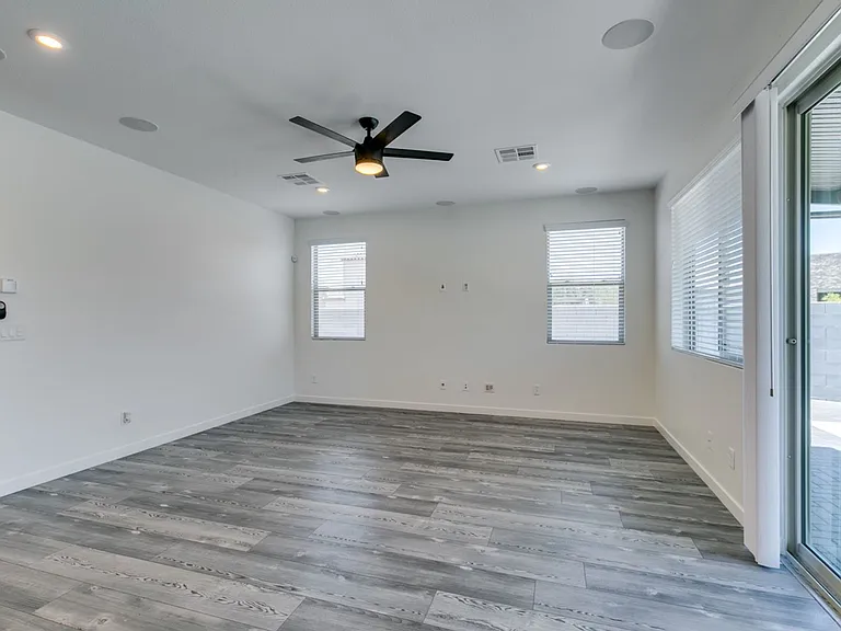 6915 Fordham Creek St — Photo 10