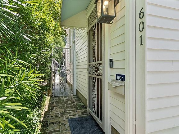 4th image of 601 Webster St