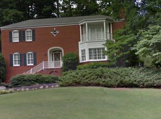 220 Skyland Dr, Roswell, GA 30075