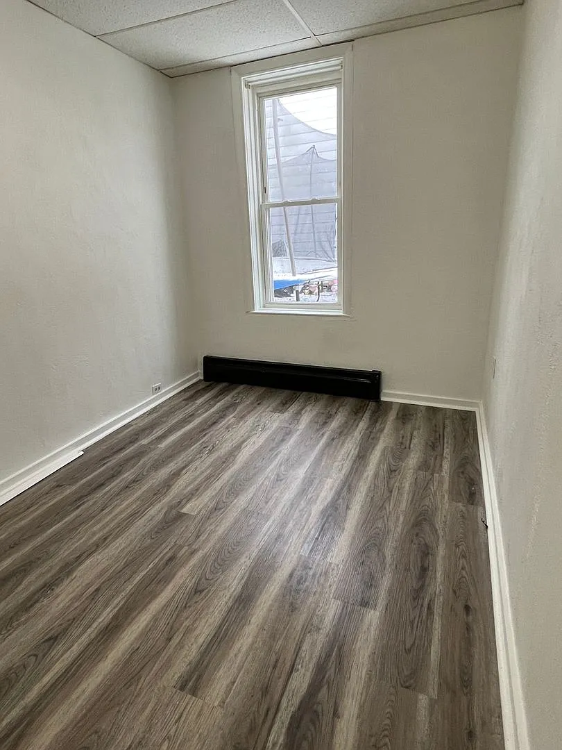 514 W 16th St — Photo 3