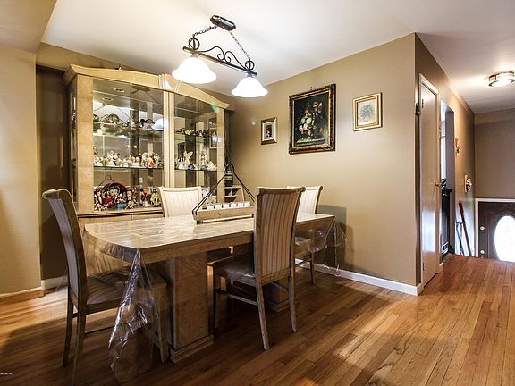 2nd image of 27 Mimosa Ln
