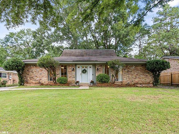 5th image of 4204 Woodcliff Dr S