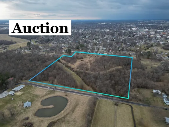 705 E Everett St, Marion, IL 62959