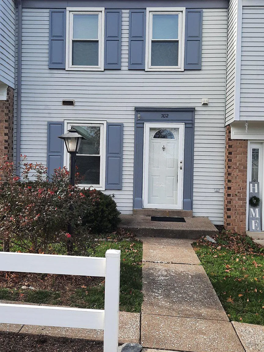 2 bed, 1.5 bath, 1088 sqft, $1,800 — Photo 1