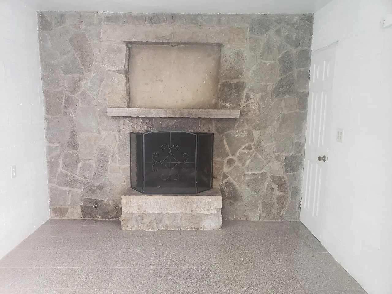 1 bed, 1500 sqft, $1,750 — Photo 3