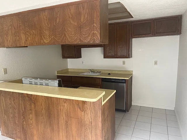 3325 Jayanne Way — Photo 6