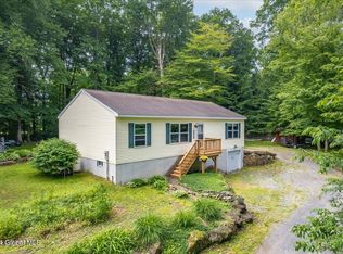 3091 Ridgewood Dr, Hagaman, NY 12086