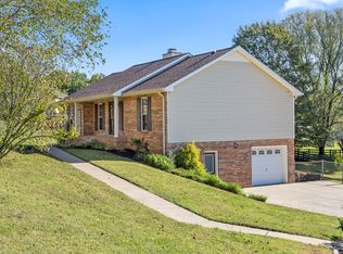 562 Barney Ln, Clarksville, TN 37042