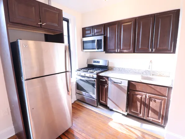 151-10 35th Avenue image 4 of 7