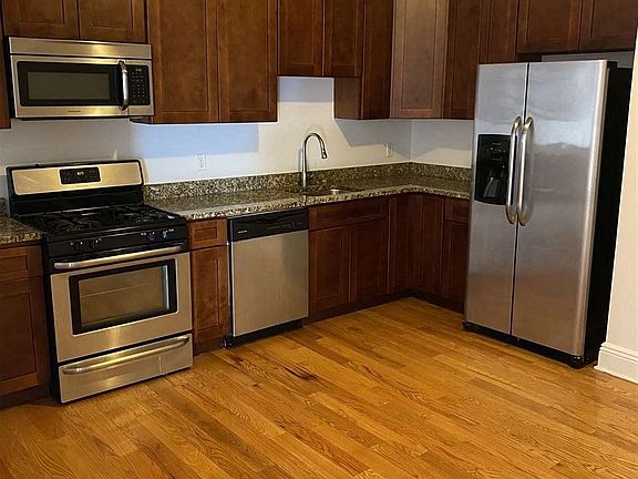 3rd image of 809-815 22nd St #909