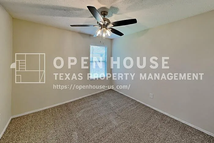 4884 Waterford Dr — Photo 13