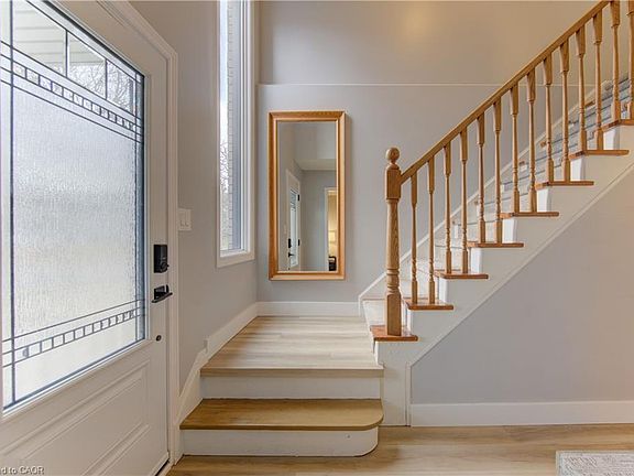 3rd image of 113 Anvil St