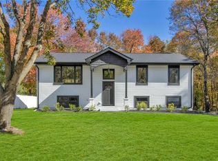 21 Lenny Ct, Wappingers Falls, NY 12590