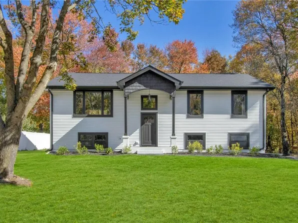 21 Lenny Court, Wappingers Falls, NY 12590