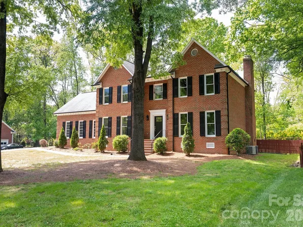 1507 Chadmore Ln NW, Concord, NC 28027