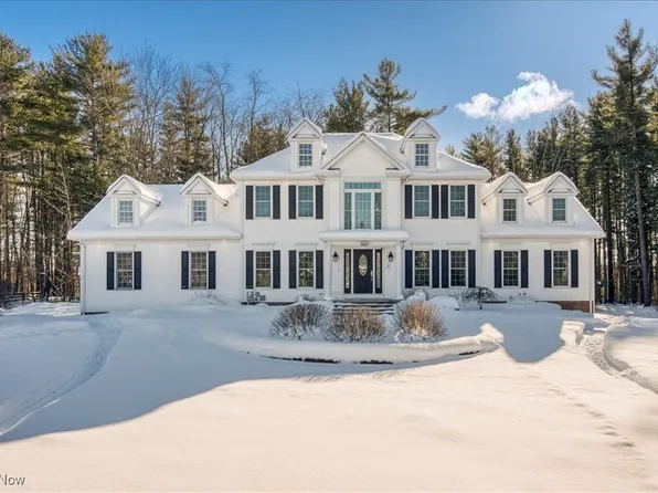 11425 Clearfield Ln, Chardon, OH 44024