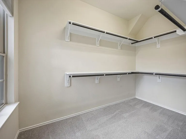 1821 Agoura Hills Dr — Photo 8