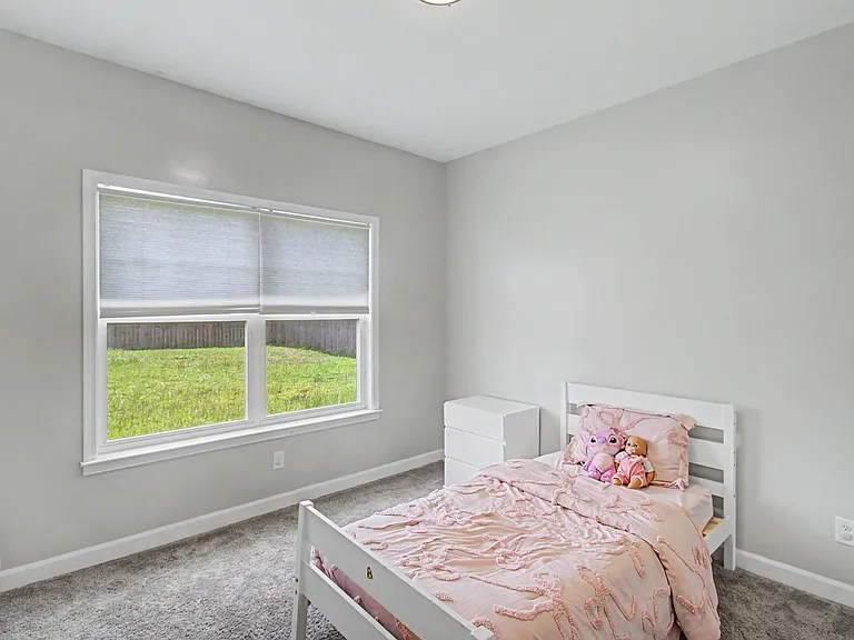 214 E Franklin St — Photo 9