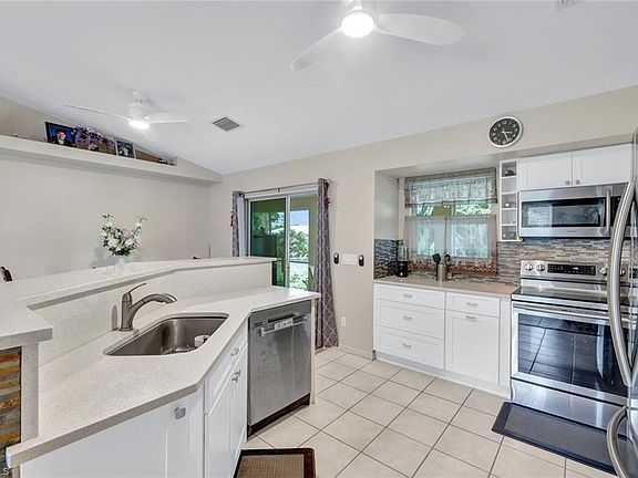 5th image of 10096 Sunshine Dr