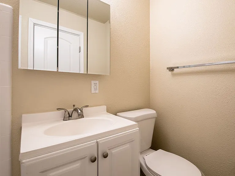 Sunset Village Apartments — Photo 21