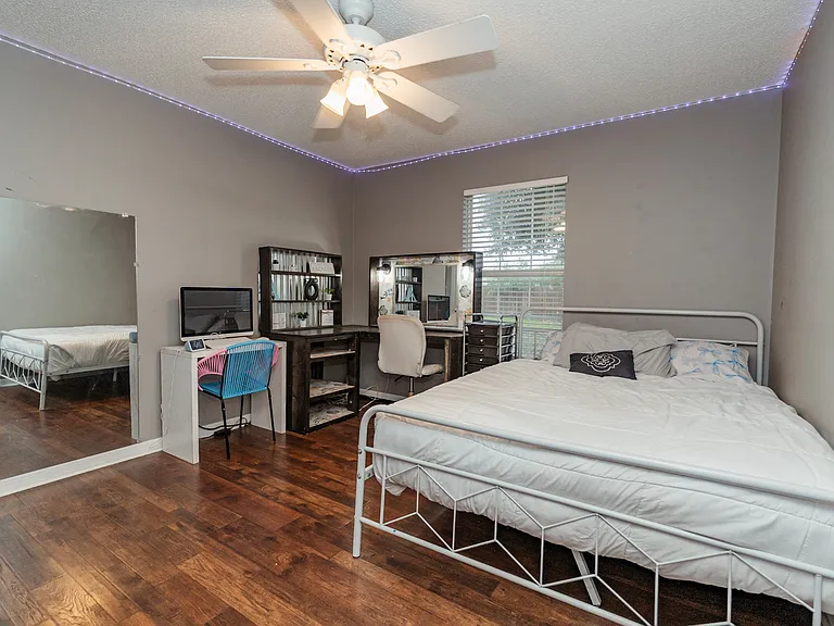 425 Whirlaway Ct — Photo 27